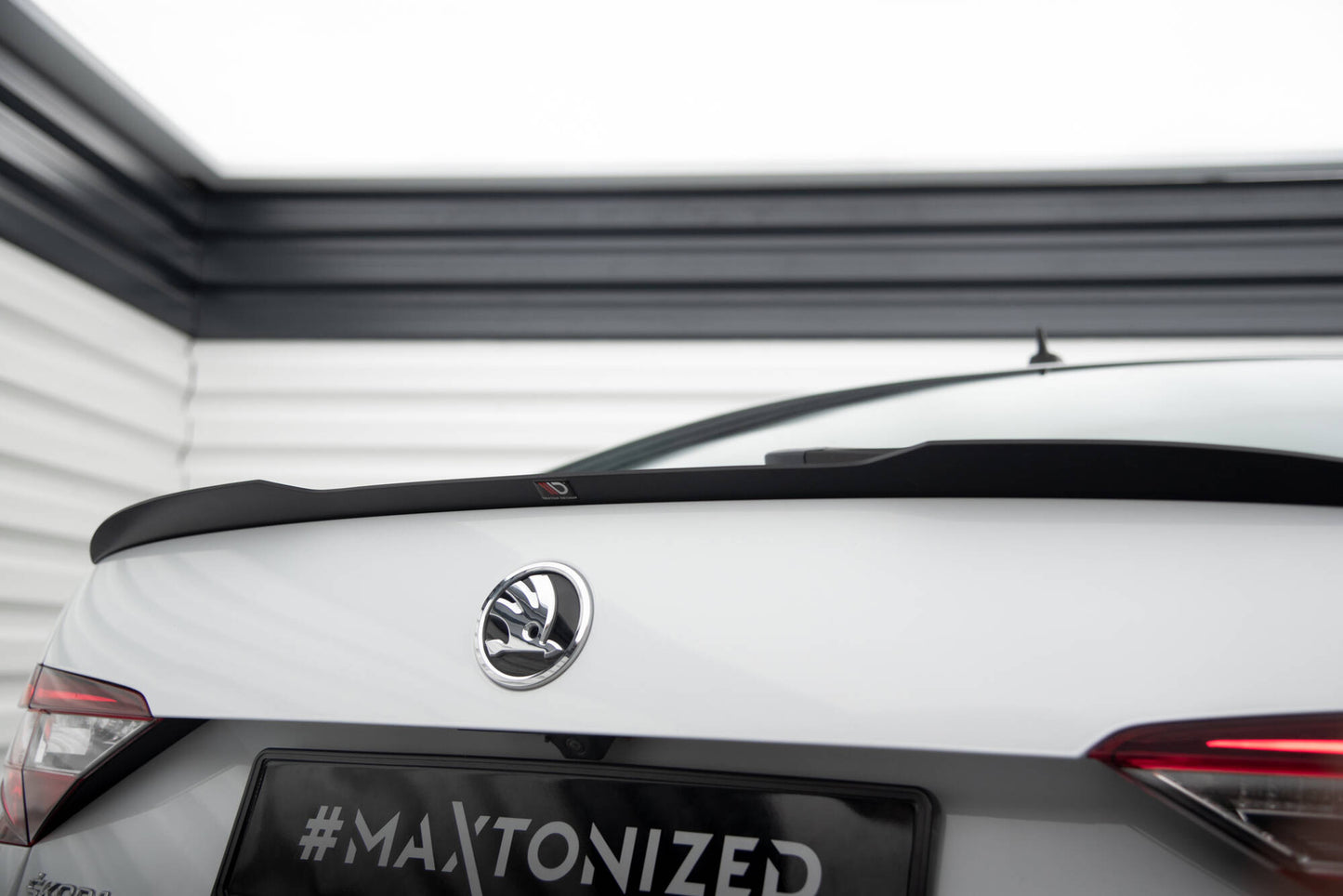 Spoiler cap V.2 Skoda Superb Liftback Mk3 / Mk3 Facelift