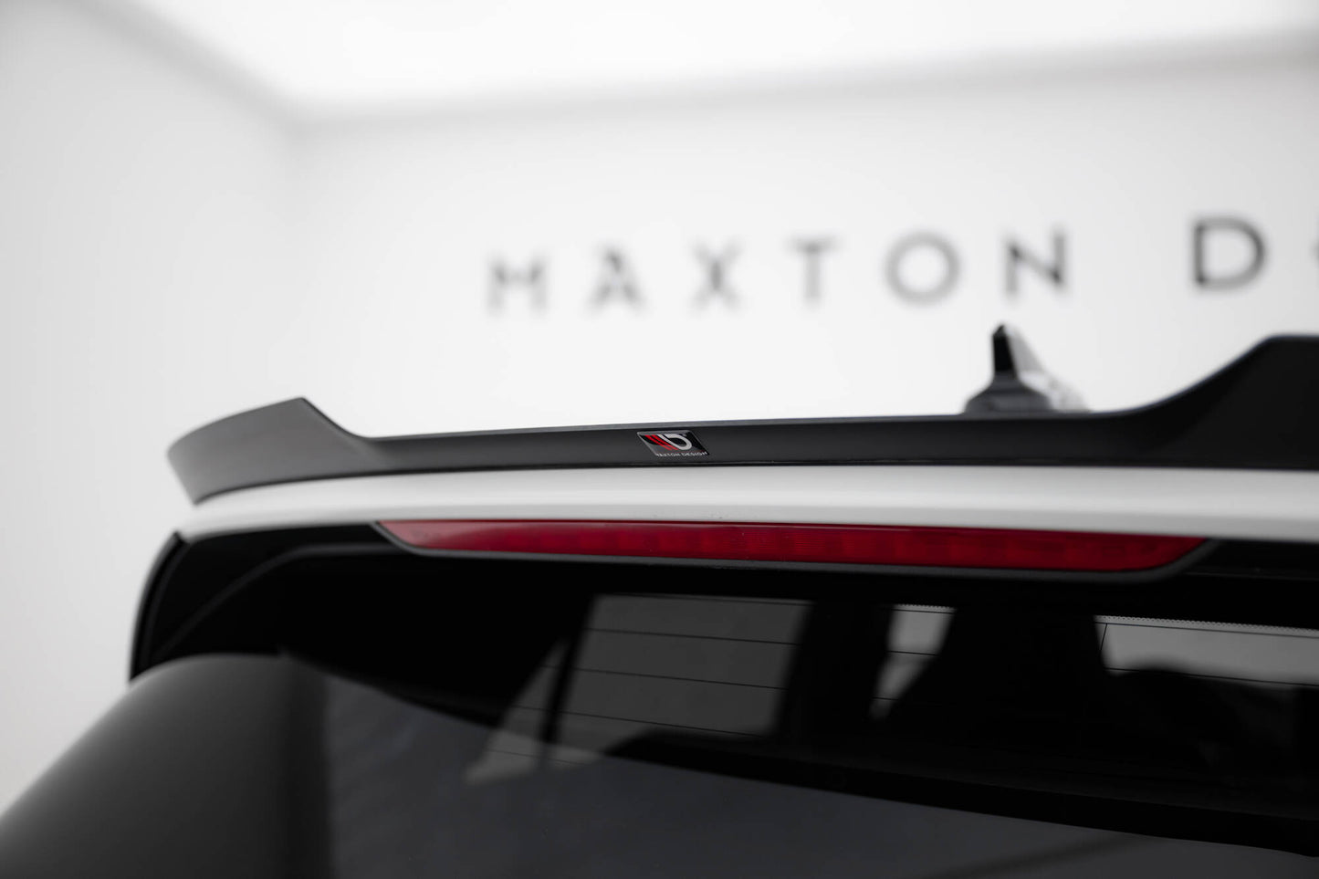 Spoiler cap V.2 Volkswagen Golf GTI / GTE / GTD / R-Line / R Mk8