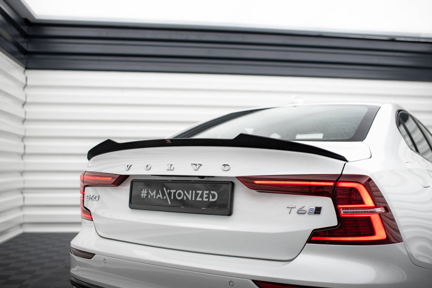 Spoiler cap Volvo S60 R-Design Mk3