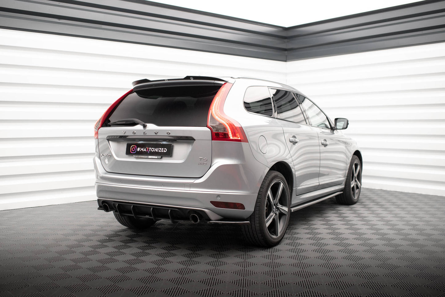 Spoiler cap Volvo XC60 R-Design Mk1 Facelift