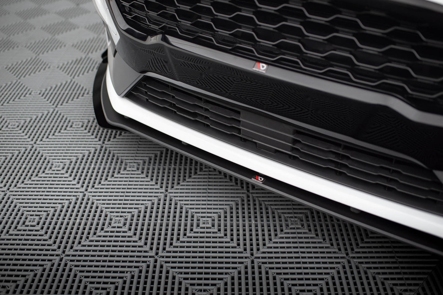 Forreste splitter Street Pro + Flaps Ford Fiesta Mk8 ST / ST-Line
