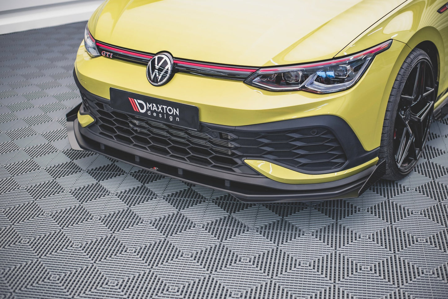 Forreste splitter Street Pro + Flaps Volkswagen Golf GTI Clubsport Mk8