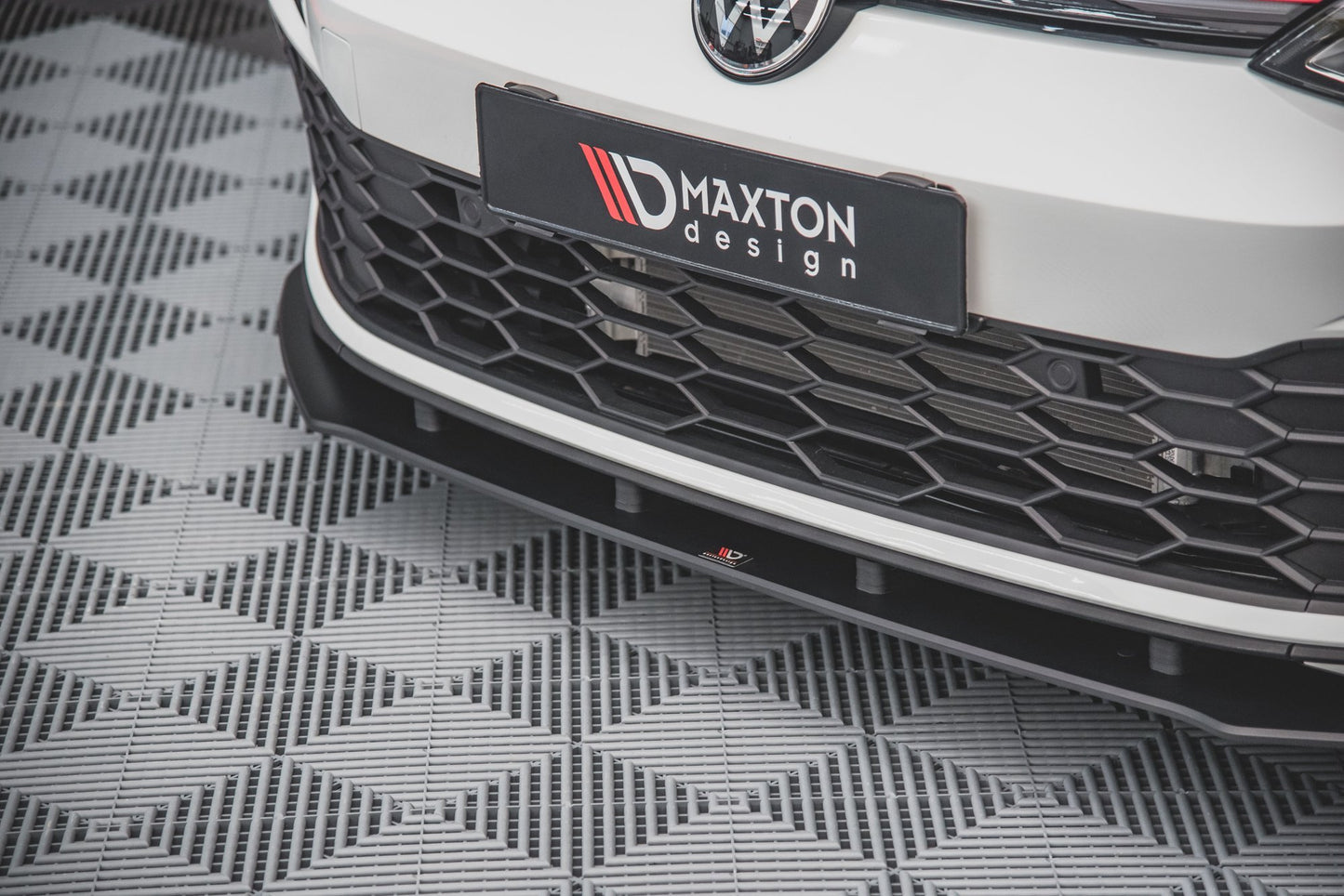Forreste splitter Street Pro Volkswagen Golf GTI / GTE / GTD / R-Line Mk8