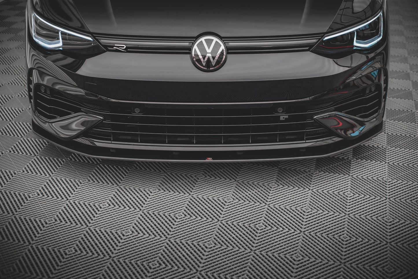 Forreste splitter Street Pro Volkswagen Golf R Mk8