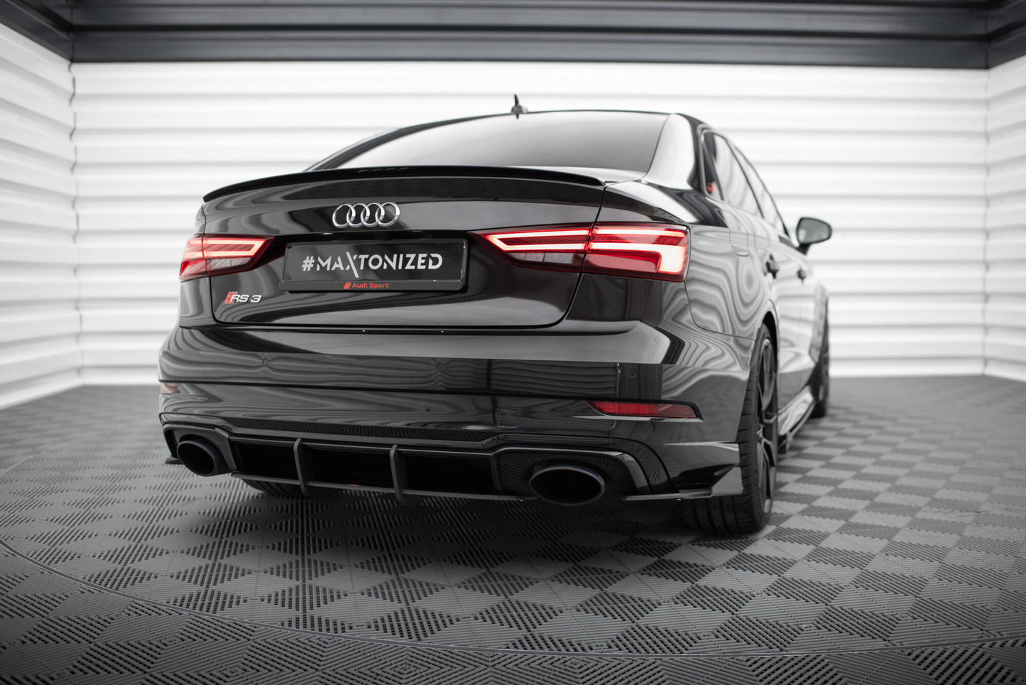 Bagerste sidesplitter Street Pro + Flaps Audi RS3 Sedan 8V Facelift