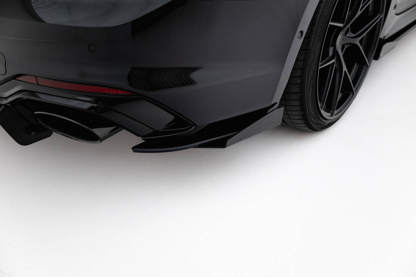 Bagerste sidesplitter Street Pro + Flaps Audi RS5 Sportback F5