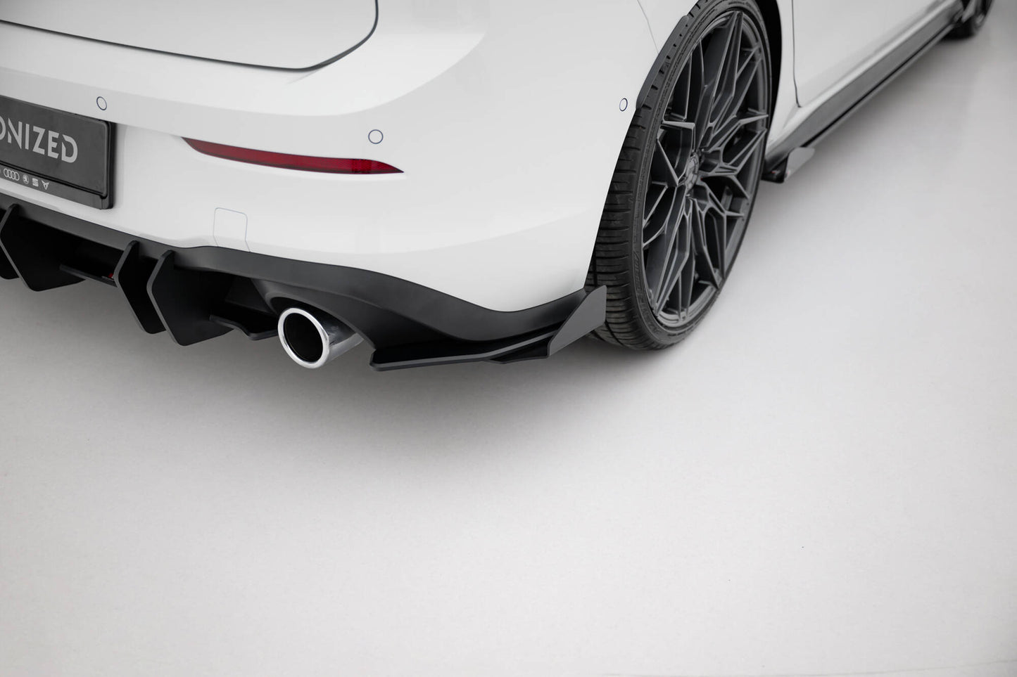 Bagerste sidesplitter Street Pro + Flaps Volkswagen Golf GTI / GTE / R-Line Mk8