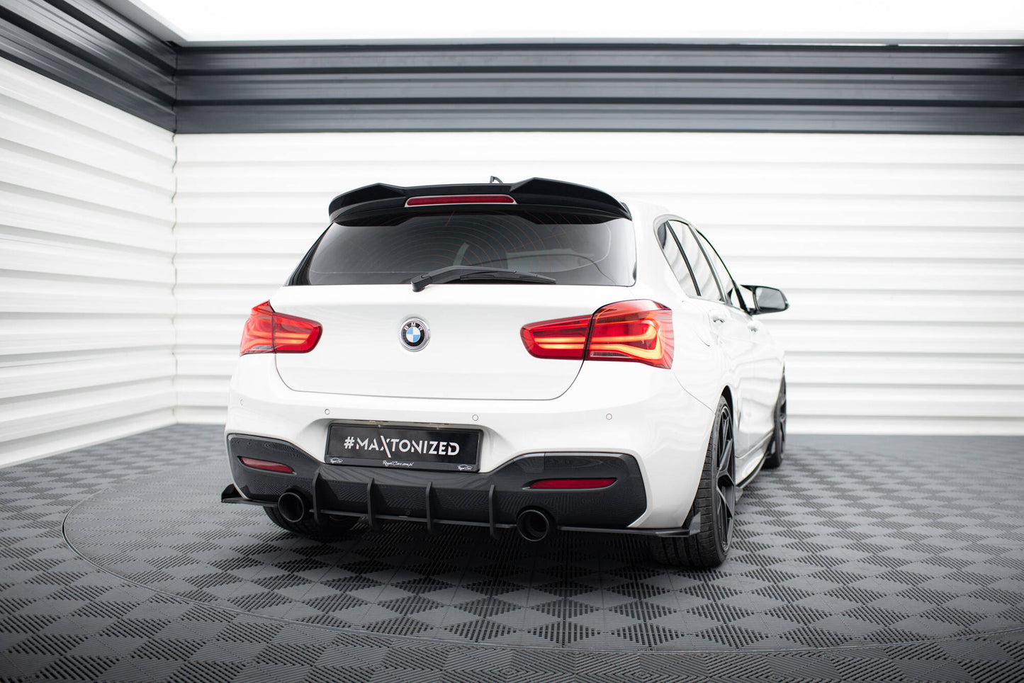 Bagerste sidesplitter Street Pro V.2 + Flaps til BMW 1 F20 M140i
