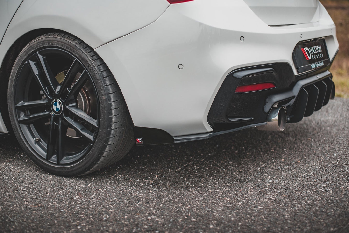 Bagerste sidesplitter Street Pro V.3 + Flaps til BMW 1 F20 M140i