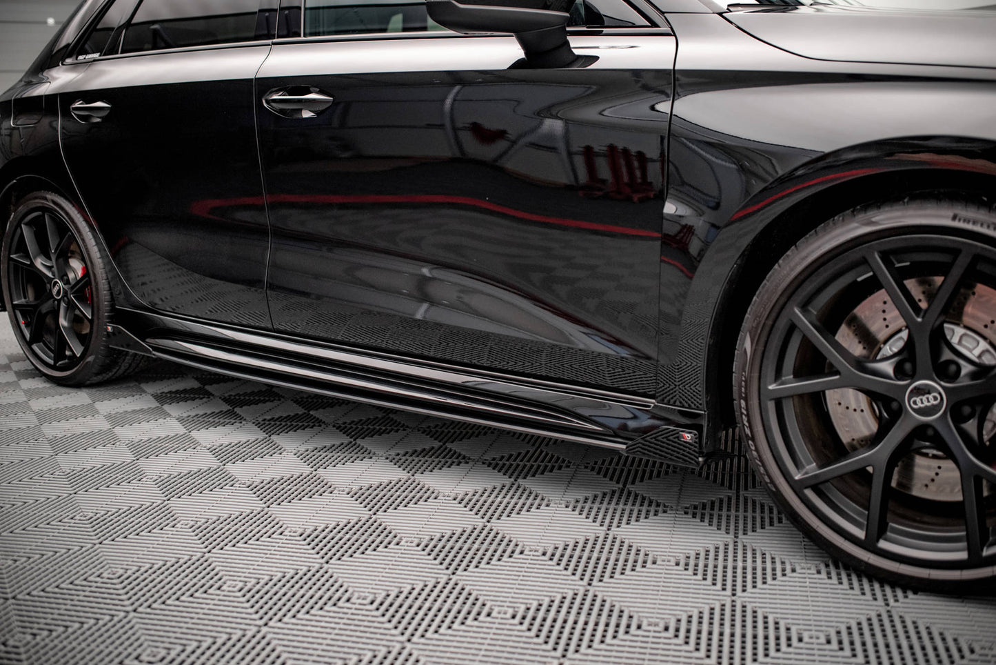 Sideskørter diffuser Street Pro + Flaps Audi RS3 Sportback 8Y