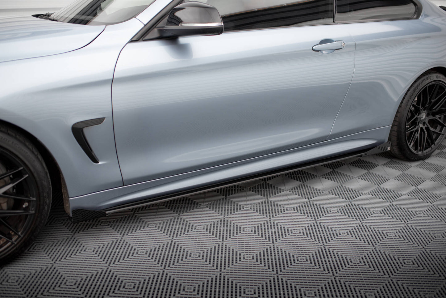 Sideskørter diffuser Street Pro + Flaps BMW 4 Coupe / Gran Coupe / Cabrio M-Pack F32 / F36 / F33