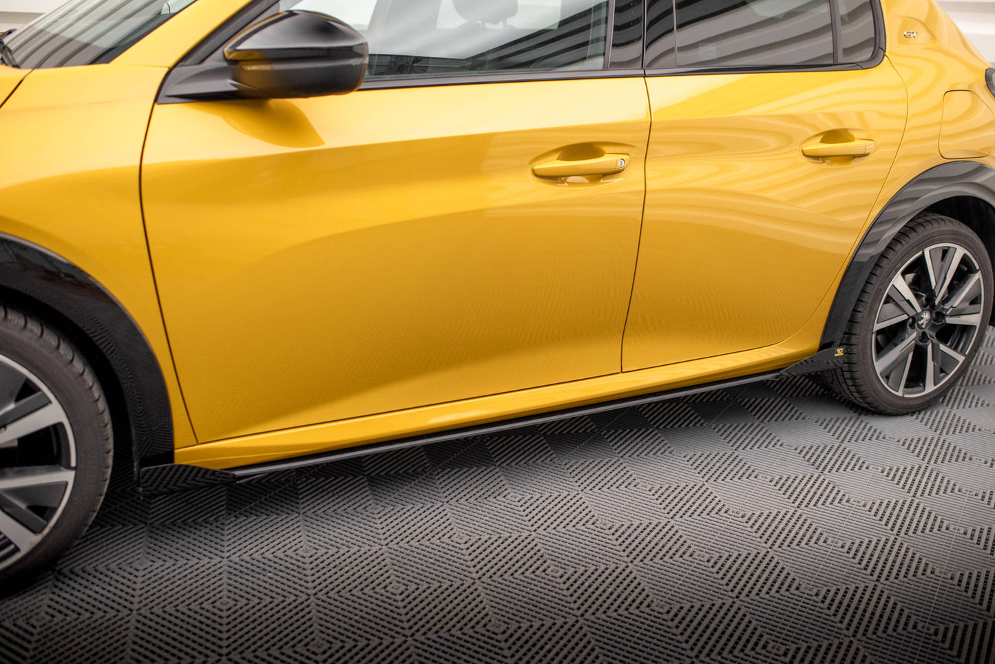 Sideskørter diffuser Street Pro + Flaps Peugeot 208 GT Mk2