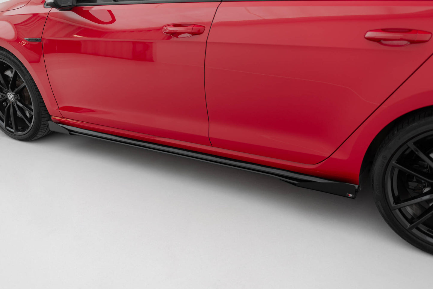 Sideskørter diffuser Street Pro + Flaps Volkswagen Golf R / R-Line Mk7 Facelift