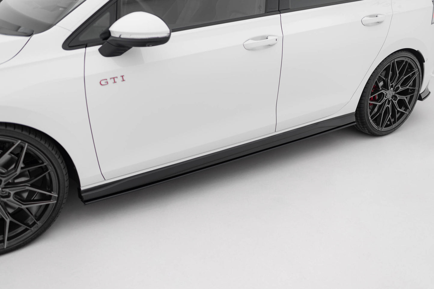 Sideskørter diffuser Street Pro V.2 Volkswagen Golf GTI / GTE / GTI Clubsport / R-Line Mk8