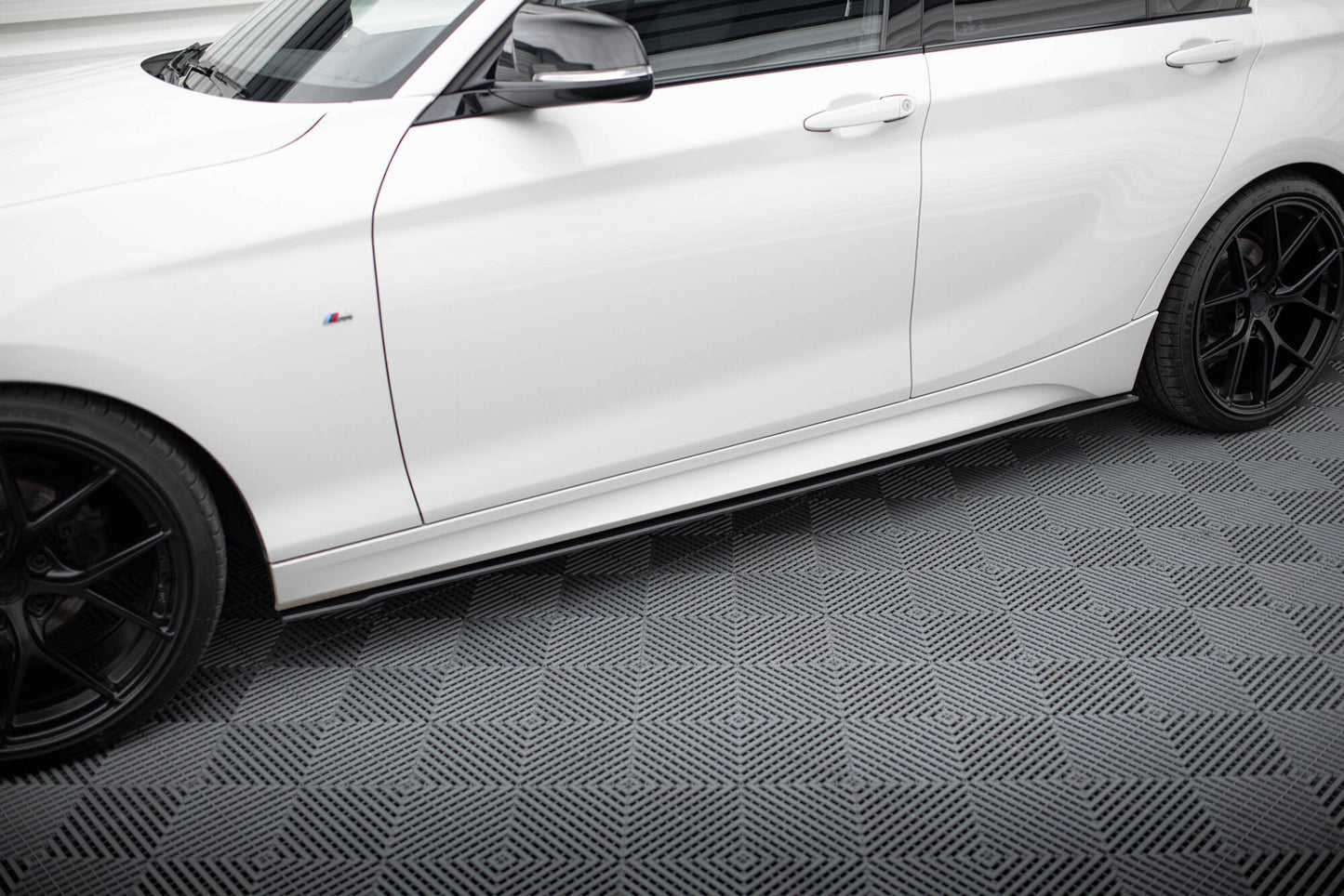 Sideskørter diffuser Street Pro V.2 til BMW 1 F20 M135i / M140i / M-Pack